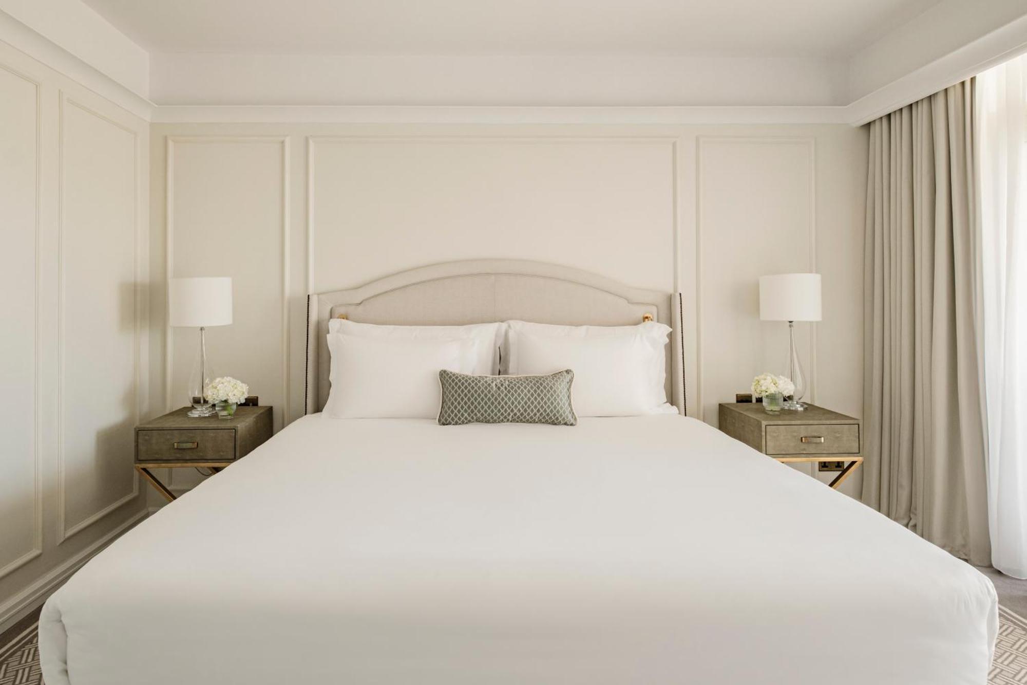 克林希亚酒店 阿塔德 外观 照片 A bedroom at The Carlyle